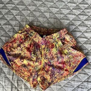 NEW Lululemon Hotty Hot Short 4"
SeaWheeze 6Tall